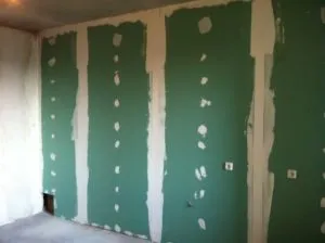 Cum să stea dulapuri de bucatarie pe perete - instrucțiuni pas cu pas (de perete) Cum să stea dulapuri de bucatarie pe perete - ghid pas cu pas