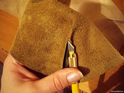 Pungi cu propriile sale mâini din piele, meserii (lor) Pungi cu propriile sale mâini din piele, brodată