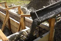 Cum se toarnă recomandări concrete (dreapta) Cum se toarnă recomandări concrete