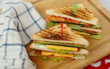 Cum de a găti un sandwich delicios de diferite ingrediente (Sandwich) Cum de a găti un sandwich delicios de diferite ingrediente
