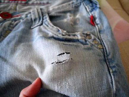 Cum sa faci pantaloni scurți din blugi vechi cu mâinile