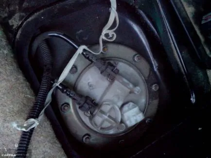 Cum să eliminați și să înlocuiți pompa de combustibil de pe teren () fotografii și video Chevrolet Niva Cum să eliminați și să înlocuiți pompa de carburant pe fotografiile și videoclipurile Chevrolet Niva
