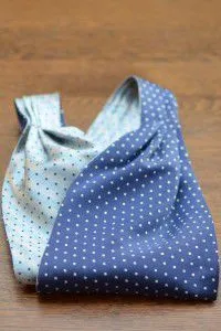 Cum să coase un Ascot fular - Masters Fair - manual, manual (de mătase) Cum să coase un Ascot fular - Masters Fair - manual, lucrate manual