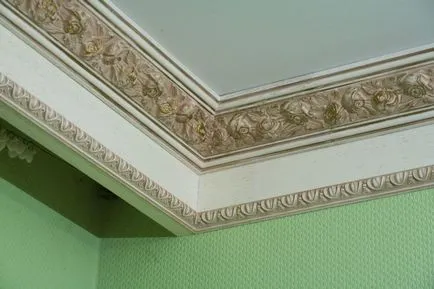 Cum să se alăture muluri plafon în colțuri folosind stuslo