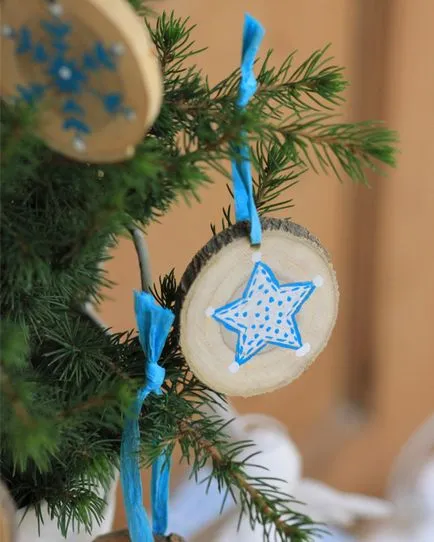 Cum de a decora un pom de Crăciun pentru Anul Nou, idei și opțiuni de design original, cu ajutorul hârtiei, jucării