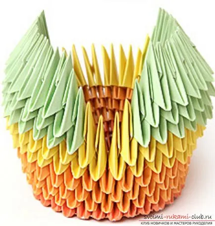 Conducerea crearea unui document de modulare lebădă origami pentru incepatori