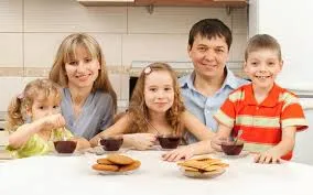La fel ca și familia nu sunt singuri (familia) La fel ca și familia nu sunt singuri