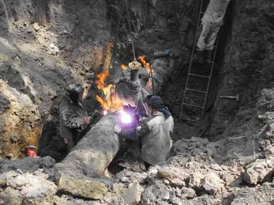 Cum să se prăbușească într-o conductă de gaz și o tehnici profesionale self-made tuburi portal (cum ar fi crashing în conducta de gaz fără sudură sub presiune pentru a face bara laterală cât costă) Ca accident în conducta de gaz profesional și auto-made tehnici tuburi portal
