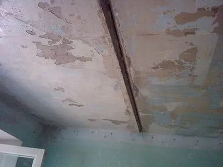 Cum să sigileze îmbinările dintre panourile la tavan (aproape) Cum să sigileze îmbinările dintre panourile pe tavan