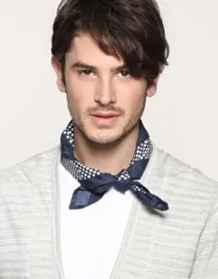 Cum de a lega o alternativă casual, de sex masculin eșarfă la cravată (Cravat de sex masculin) Cum de a lega o eșarfă de sex masculin cravată alternative casual,