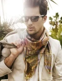 Cum de a lega o alternativă casual, de sex masculin eșarfă la cravată (cravată) Cum de a lega o eșarfă de sex masculin cravată alternative casual,