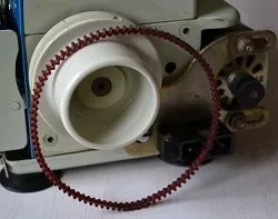 Cap cu mâinile lor, să facem modele și coase capac capac vânzător de ziare