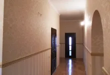 Combinând tapet în hol fotografie idei de design coridor pentru modul în care să combine într-un apartament, puteți