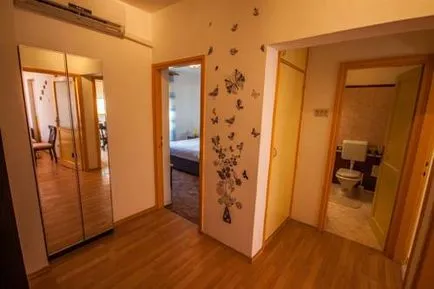 Combinând tapet în fotografie hol