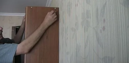 Montarea de dulapuri de perete în setarea bucătărie cu propriile mâini