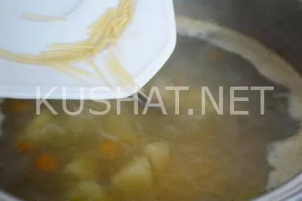 Supa de pui cu tăiței
