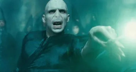 Deci, ce e de vina Lord Lord Voldemort))