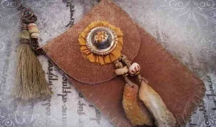 Un talisman pentru noroc cu mâinile lor, ca o conspirație a lui (lor) Un talisman pentru noroc cu mâinile ca discursul