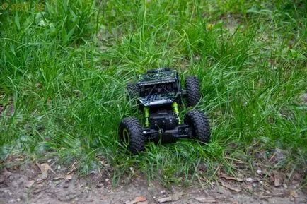 mașină 4x4 și completarea puterii sale (mașină) mașină 4x4 și completarea puterii sale