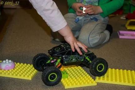 mașină 4x4 și completarea puterii sale (mașină) mașină 4x4 și completarea puterii sale
