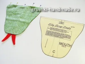 șarpe de jucărie moale cu mâinile lor, jucării și jocuri cu mâinile moi și jucării tricotate, păpuși din (lor) șarpe de jucărie moale cu mâinile lor, jucării și jocuri cu mâinile moi și jucării tricotate, păpuși