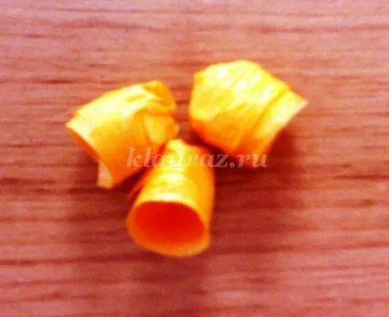 hârtie Narcise cu mâinile cu copii în vârstă de 5-7 ani (Alekseevna) hârtie Narcise cu mâinile cu copii de 5-7 ani