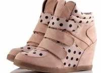 Pantofi „arorut“