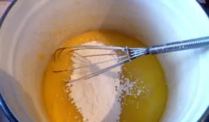 Tort cu varza cimbru și cuptor acasă de coacere bulboase (neîndulcite) Plăcintă cu varză și cartofi prăjituri de casă savuroase în cuptor
