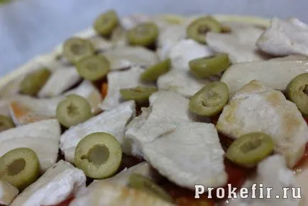 Pizza cu roșii de pui și - rețeta cu o fotografie (fără drojdie)