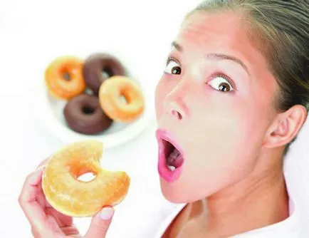 Înainte de menstruație doresc să aibă o mulțime de motive ciudate pentru supraalimentarea