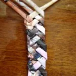 Țesut trese plate din tubii ziare Crafts practice din resturi de materiale (de prelucrare) Țesut trese plate din tubii ziare Crafts practice din resturi de materiale