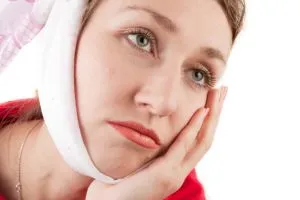 De ce pradă, pauza, dintii rupte care fac, restaurarea dintelui distrus