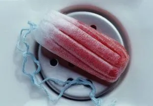 De ce este sângele în timpul menstruației și cât de mult urmează (sânge) De ce este sângele în timpul menstruației și modul în care curge