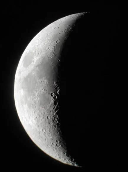De ce luna este diferită pentru o lună (pentru un motiv oarecare) De ce luna este diferită pentru o lună