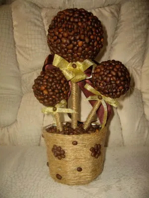 Crafts din boabe de cafea sau de boabe de cafea în decorul (care este fabricat din boabe de cafea.) Artizanat din boabe de cafea sau boabe de cafea în decorul