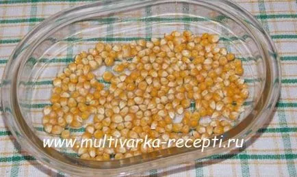 In floricele cu microunde, popcorn într-o tigaie (reteta popcorn) Floricele de porumb în floricele cu microunde în tigaie