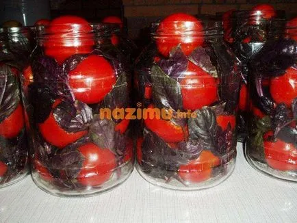 Rosii marinate cu busuioc - martor fotografie rețetă pentru iarnă (tomate) Rosii marinate cu busuioc - preparate fotografie Rețetă pentru iarna