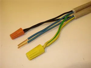 Caracteristicile răsucire corespunzătoare și tipuri de compus fire electrice