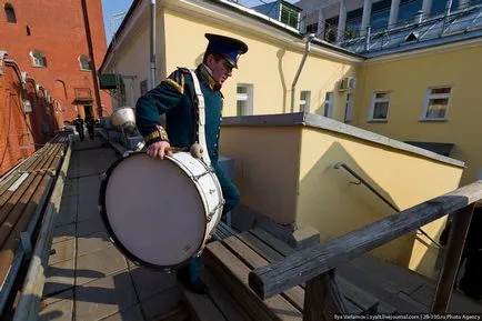 Mersul pe jos de-a lungul zidului Kremlinului, știri foto