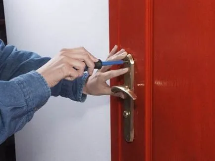 Reparație de uși cu mâinile lor, portalul de construcție (reparații) Reparație de uși cu mâinile lor, portal de construcție