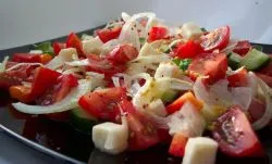 Salata cu branza feta