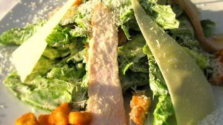 Salata Caesar cu reteta de pui este un clasic in casa - cele mai recente știri de azi