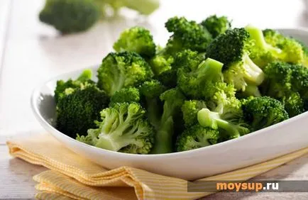 Salata cu broccoli, roșii și ierburi - o reteta delicioasa cu o fotografie