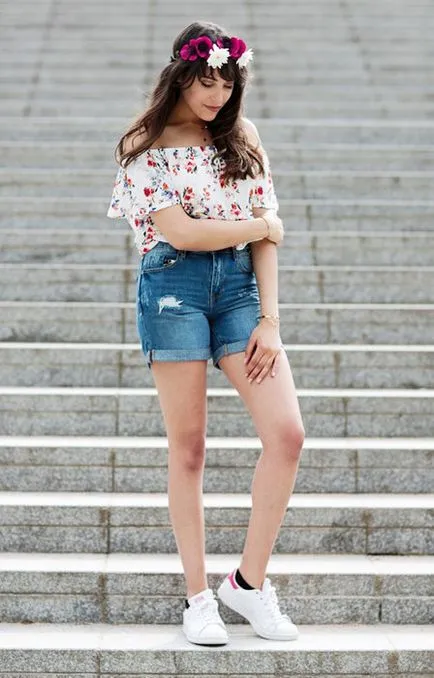 Din ceea ce sa poarte femei blugi pantaloni scurți, fotografie, vara 2016, revista cosmopolit (pantaloni scurți) Din ceea ce sa poarte blugi pantaloni scurți, fotografie, vara 2016, revista cosmopolită femei