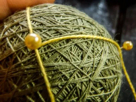 Temari bile în domeniu, cu propriile lor mâini (mâini) bile Temari în domeniu, cu propriile lor mâini