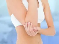 Scoateți umflarea cu vârfurile degetelor și modalități eficiente (de ce elimina mâinile care diagnosticul de boală de căldură de mână și degete umfla) Scoateți umflarea cu un deget metode și sfaturi eficiente