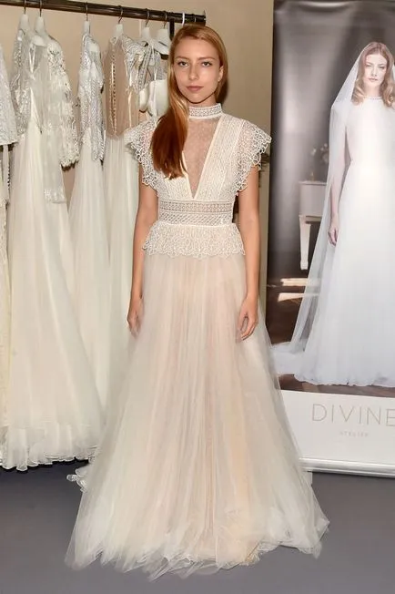 Modest, dar frumoasa rochie de mireasa 2017-2018