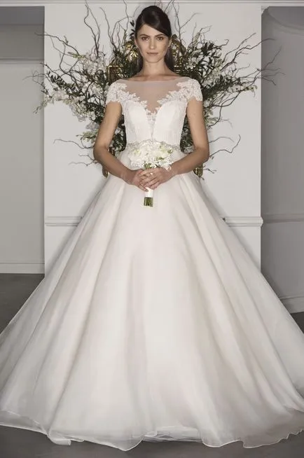 Modest, dar frumoasa rochie de mireasa 2017-2018