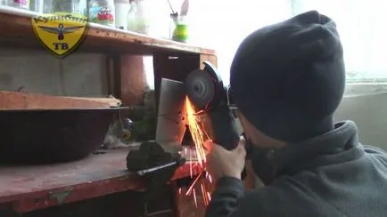 Shuriken de metal cu mâinile lor