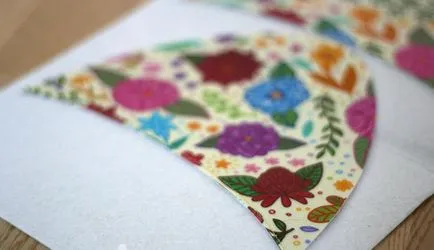 Papuci de casă cu modelul lui mâini
